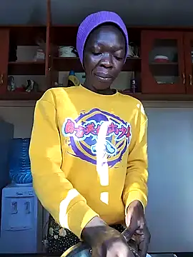 Snapshot of Missspoilmeifyouloveme chatting on January 19, 2025, 5:26 am Missspoilmeifyouloveme online show from January 19, 2025, 5:26 am