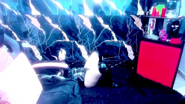 Snapshot of True_Bdsm chatting on November 21, 2025, 7:35 pm True Bdsm online show from November 21, 2025, 7:35 pm