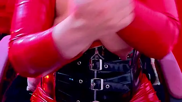 Snapshot of True_Bdsm chatting on February 16, 2026, 9:34 pm True Bdsm online show from February 16, 2026, 9:34 pm