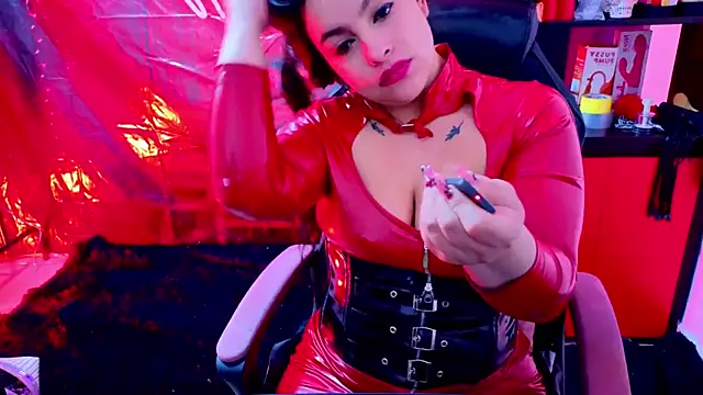 Snapshot of True_Bdsm chatting on February 28, 2026, 7:13 pm True Bdsm online show from February 28, 2026, 7:13 pm