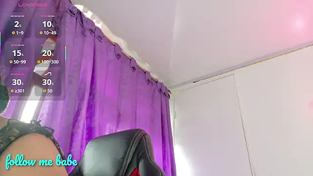 Snapshot of Lina23_ chatting on October 27, 2025, 3:02 pm Lina23 online show from October 27, 2025, 3:02 pm