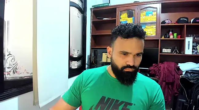 Snapshot of Drako_Argentii chatting on February 13, 2025, 7:42 pm Drako Argentii online show from February 13, 2025, 7:42 pm