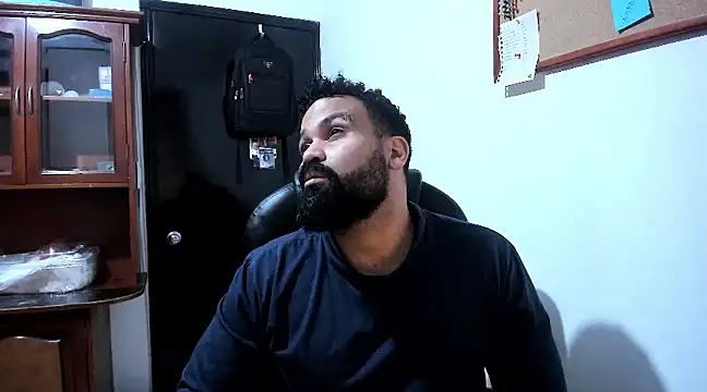 Snapshot of Drako_Argentii chatting on March 21, 2025, 10:06 pm Drako Argentii online show from March 21, 2025, 10:06 pm