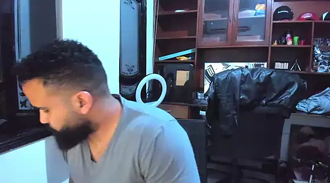 Snapshot of Drako_Argentii chatting on February 5, 2025, 11:50 pm Drako Argentii online show from February 5, 2025, 11:50 pm