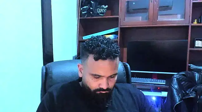 Snapshot of Drako_Argentii chatting on February 3, 2025, 11:15 pm Drako Argentii online show from February 3, 2025, 11:15 pm