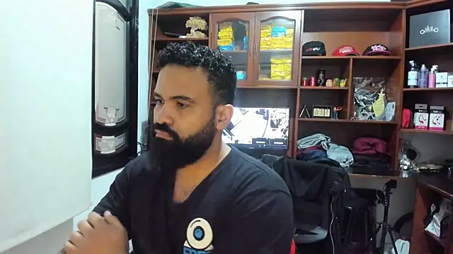 Snapshot of Drako_Argentii chatting on February 20, 2025, 4:03 pm Drako Argentii online show from February 20, 2025, 4:03 pm