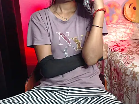 Snapshot of Angel_kiyara chatting on May 19, 2026, 7:15 am Angel kiyara online show from May 19, 2026, 7:15 am