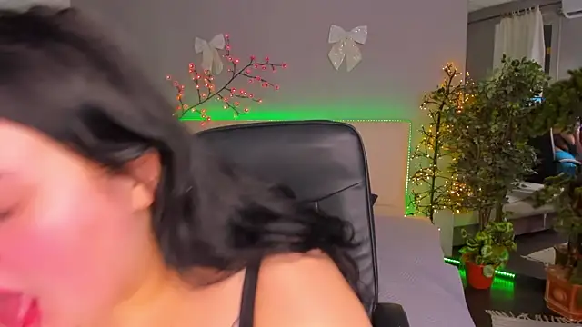 MonaSteele online show from January 15, 2026, 1:25 pm