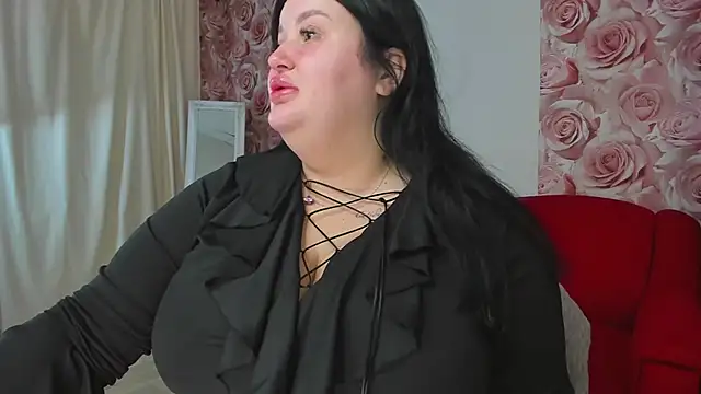 Snapshot of MonaSteele chatting on February 21, 2025, 6:29 am MonaSteele online show from February 21, 2025, 6:29 am
