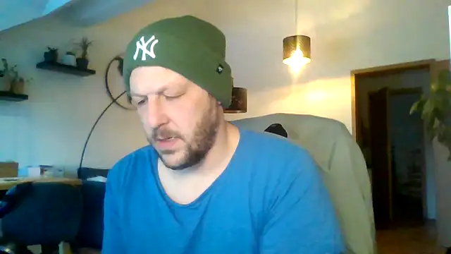 BennyLommy online show from February 9, 2026, 3:32 pm