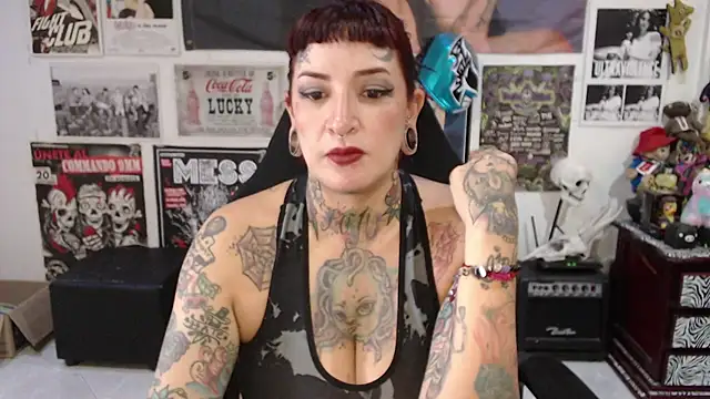 Snapshot of Rollyderolandia666 chatting on April 21, 2026, 6:36 pm Rollyderolandia666 online show from April 21, 2026, 6:36 pm
