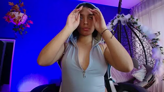 Emmapark  online show from March 31, 2026, 6:32 pm