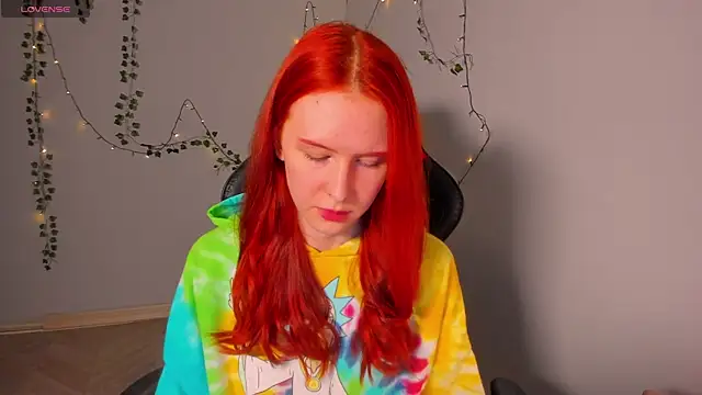 Snapshot of FruttiTatti chatting on November 4, 2025, 5:17 pm FruttiTatti online show from November 4, 2025, 5:17 pm