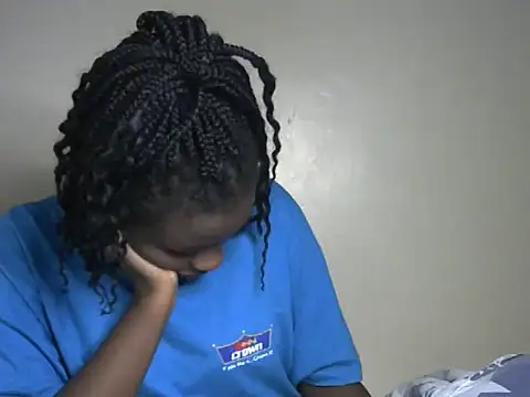 Snapshot of Novah_ chatting on October 30, 2025, 8:28 pm Novah online show from October 30, 2025, 8:28 pm