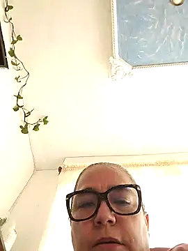 MARIANMILLS   online show from December 19, 2024, 8:13 pm