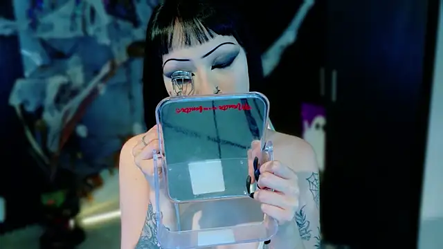 Snapshot of Madison_Jackson chatting on October 22, 2025, 10:30 pm Madison Jackson online show from October 22, 2025, 10:30 pm