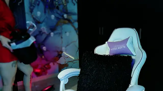 Snapshot of Madison_Jackson chatting on November 10, 2025, 10:26 pm Madison Jackson online show from November 10, 2025, 10:26 pm