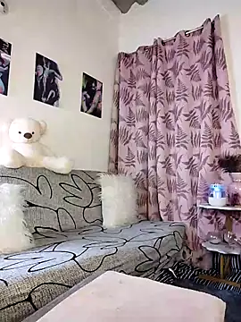 Charlotte Bayron online show from October 26, 2025, 12:55 am