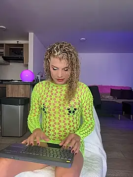 Snapshot of Georgiafox chatting on November 19, 2025, 5:24 pm Georgiafox online show from November 19, 2025, 5:24 pm