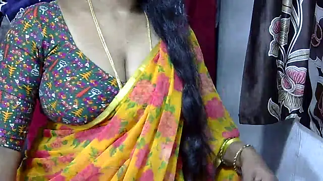 Snapshot of samyukthapuretelugu chatting on February 28, 2025, 3:04 pm samyukthapuretelugu online show from February 28, 2025, 3:04 pm