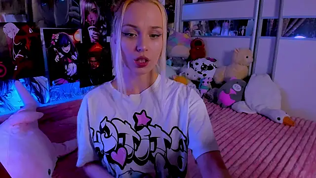 Cute  Pony online show from October 18, 2025, 8:33 pm