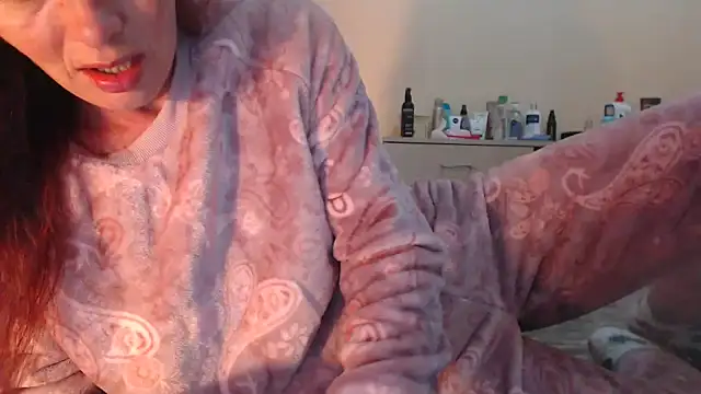 Snapshot of LovelyAndraGirl chatting on September 19, 2025, 7:40 pm LovelyAndraGirl online show from September 19, 2025, 7:40 pm