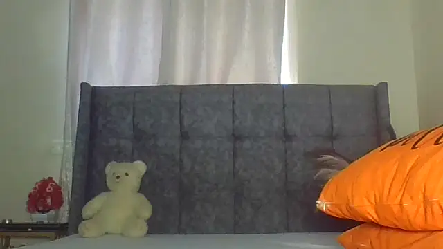 Snapshot of t-NaughtyLicia chatting on February 16, 2026, 5:50 am t-NaughtyLicia online show from February 16, 2026, 5:50 am