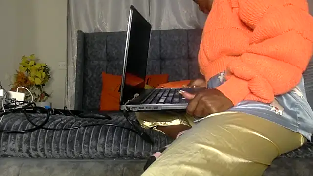 t-NaughtyLicia online show from April 14, 2026, 3:00 am