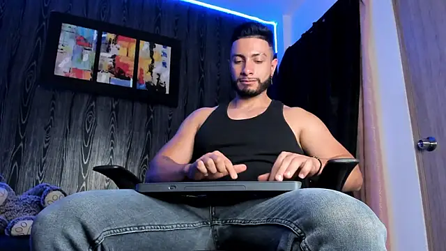 Snapshot of Mark_Buffet02 chatting on February 3, 2025, 3:49 pm Mark Buffet02 online show from February 3, 2025, 3:49 pm