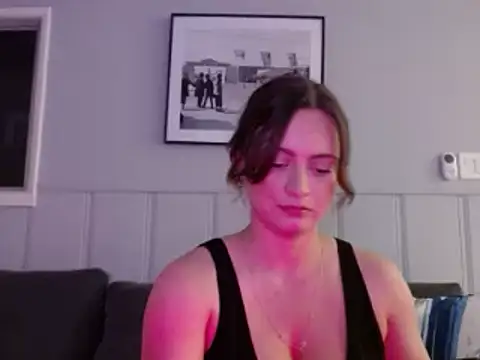 Snapshot of Sophie_Raegan chatting on February 24, 2025, 8:17 am Sophie Raegan online show from February 24, 2025, 8:17 am