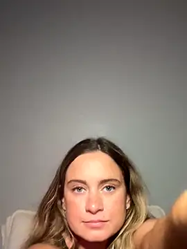 Snapshot of Sophie_Raegan chatting on September 29, 2025, 9:31 pm Sophie Raegan online show from September 29, 2025, 9:31 pm