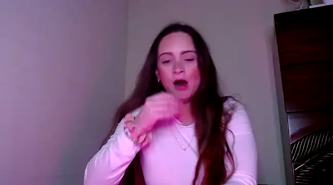 Snapshot of Sophie_Raegan chatting on December 18, 2024, 9:04 am Sophie Raegan online show from December 18, 2024, 9:04 am