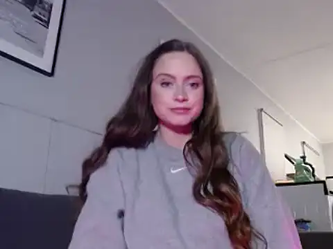 Snapshot of Sophie_Raegan chatting on March 10, 2025, 10:18 am Sophie Raegan online show from March 10, 2025, 10:18 am