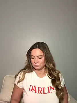 Snapshot of Sophie_Raegan chatting on September 10, 2025, 2:38 pm Sophie Raegan online show from September 10, 2025, 2:38 pm