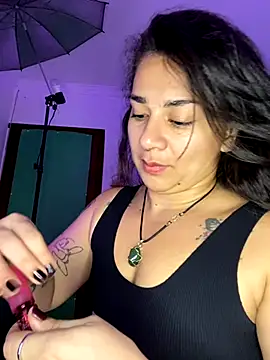 Snapshot of Amarantha_666 chatting on November 1, 2025, 9:19 pm Amarantha 666 online show from November 1, 2025, 9:19 pm