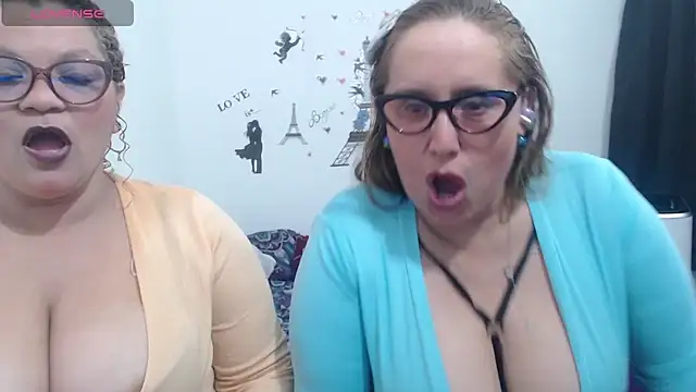 Snapshot of mademooms chatting on March 19, 2026, 2:44 am mademooms online show from March 19, 2026, 2:44 am