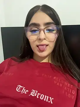 Snapshot of sofia_44 chatting on February 25, 2026, 2:01 am sofia 44 online show from February 25, 2026, 2:01 am