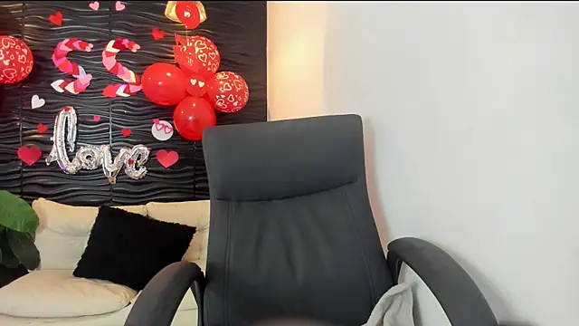 Snapshot of sofia_44 chatting on February 14, 2026, 2:06 pm sofia 44 online show from February 14, 2026, 2:06 pm