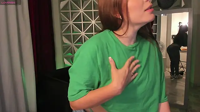 yourmagic venus online show from February 24, 2025, 9:41 pm