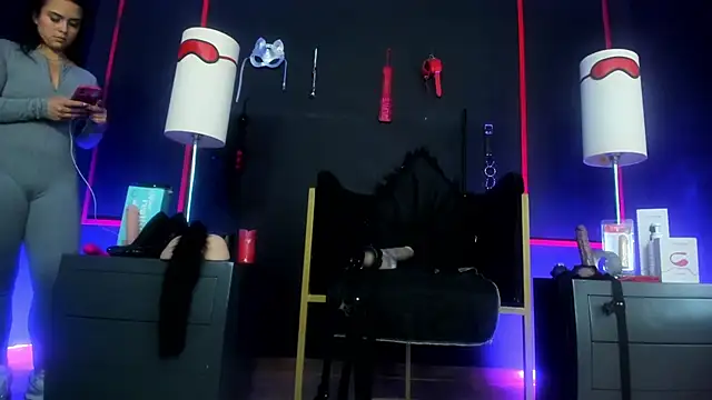 CharlotteScotte online show from November 29, 2025, 3:45 pm