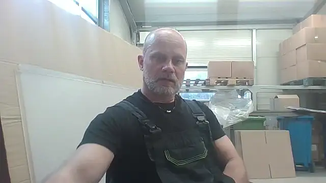 Snapshot of Boomerhun chatting on December 22, 2025, 8:25 am Boomerhun online show from December 22, 2025, 8:25 am