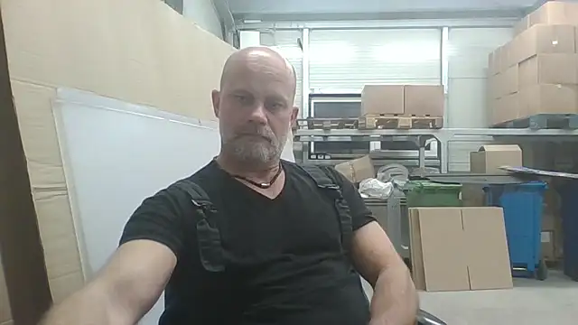 Snapshot of Boomerhun chatting on December 20, 2025, 3:37 pm Boomerhun online show from December 20, 2025, 3:37 pm