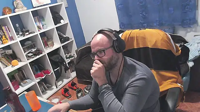 ravingr4d4 online show from October 30, 2025, 11:56 pm