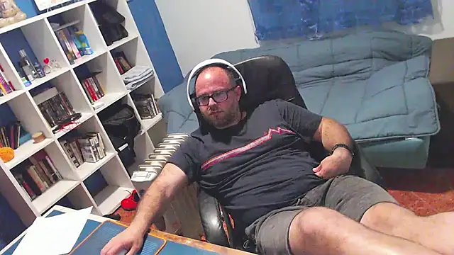 Snapshot of ravingr4d4 chatting on April 6, 2026, 9:38 pm ravingr4d4 online show from April 6, 2026, 9:38 pm