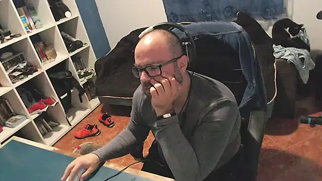 ravingr4d4 online show from October 29, 2025, 11:36 pm