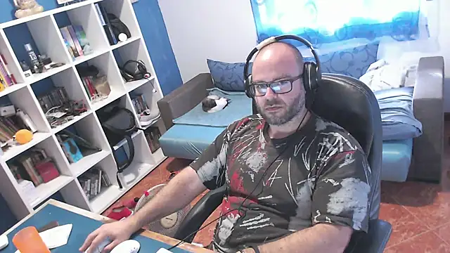 ravingr4d4 online show from October 22, 2025, 10:25 am