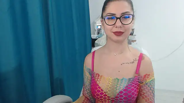 Snapshot of SugarErika chatting on March 18, 2025, 7:55 pm SugarErika online show from March 18, 2025, 7:55 pm