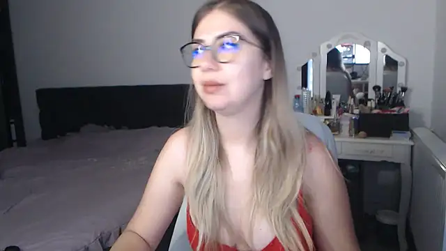 Snapshot of SugarErika chatting on September 17, 2025, 7:10 am SugarErika online show from September 17, 2025, 7:10 am