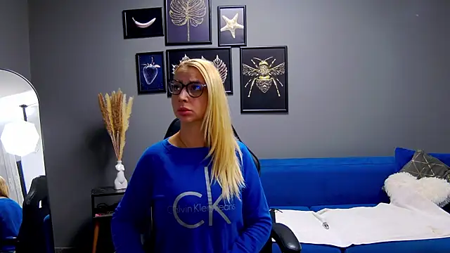 CelineConner online show from September 17, 2025, 4:14 am