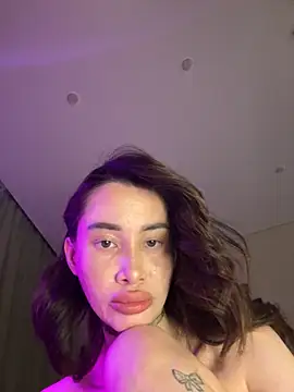 Yunasi online show from October 20, 2025, 3:12 pm